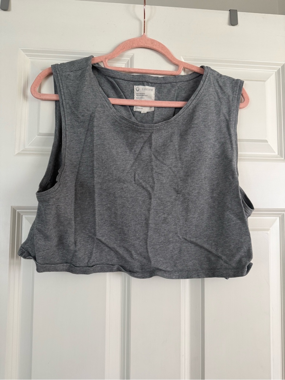 Cropped muscle tank